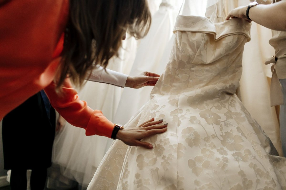 примерочная свадебное платье