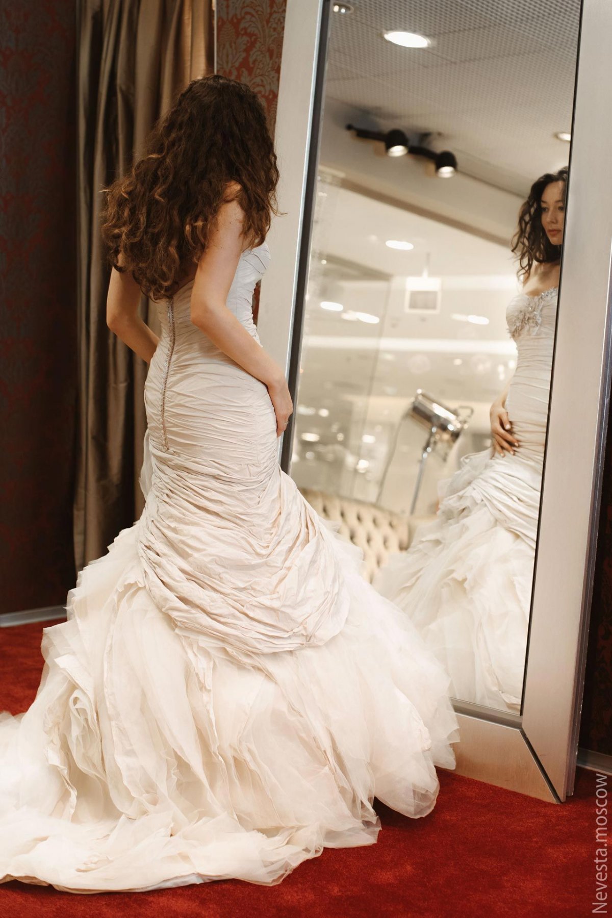 Рената Байкова примеряет свадебное платье фото 7