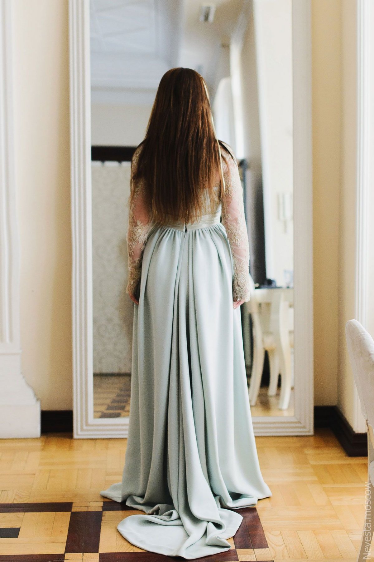 Анастасия Денисова примеряет свадебное платье фото 4